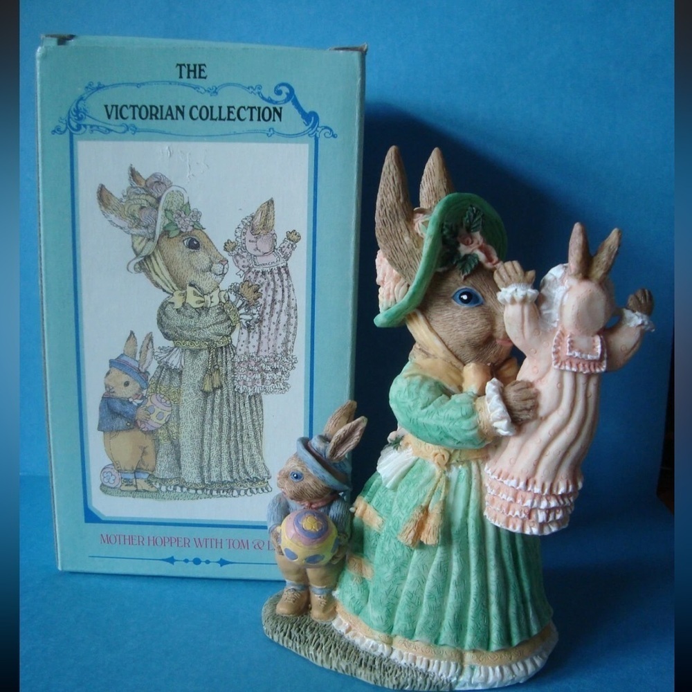 The Victorian Collection 1994 Vintage Mother Hopper Figurine with Original Box
